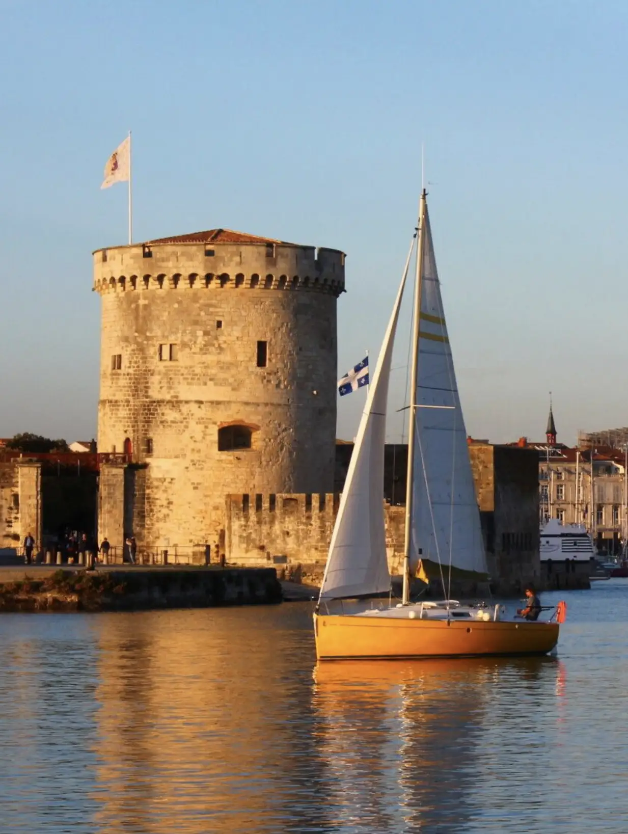 Création de site web et référencement IA pour le nautisme à La Rochelle par Studio Bamboo